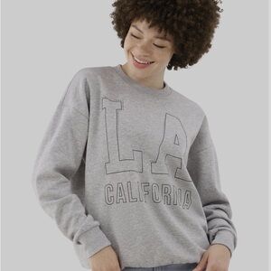 NO BOUNDARIES L.A EMBELLISHED LONG-SLEEVES
SWEATSHIRT